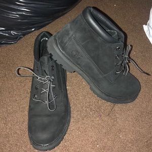 Black short timberland boots